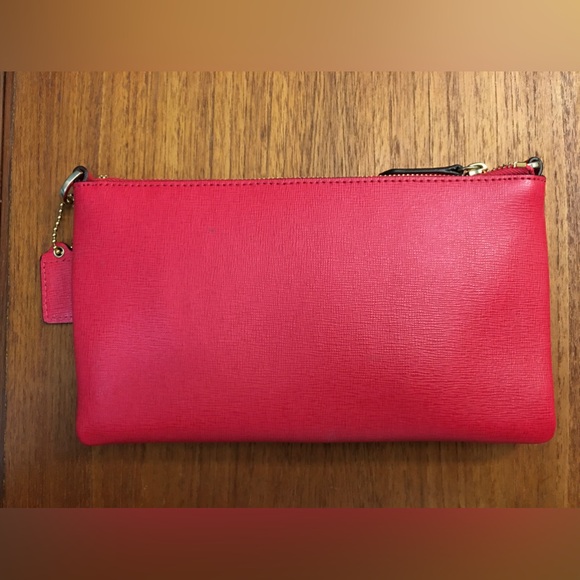 NWOT COACH Hot Pink Leather Handbag w/Buckle Chain Adjustable Strap. Zip closure - Picture 6 of 14